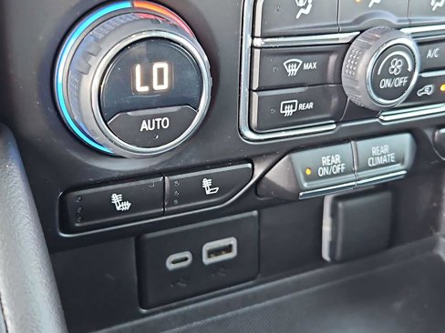 Used 2023 Chevrolet Tahoe Z71 w/ Luxury Package image 37