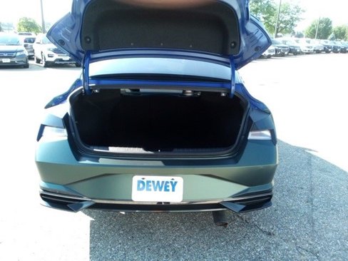 Used 2023 Hyundai Elantra Limited w/ Cargo Package image 13