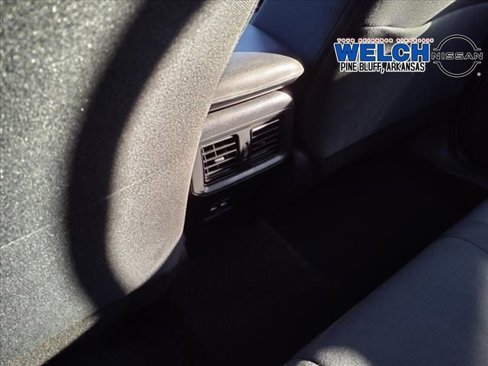 Used 2021 Toyota RAV4 XLE image 9