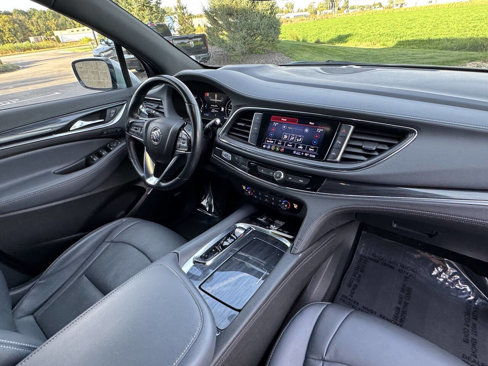 Used 2024 Buick Enclave Premium image 17