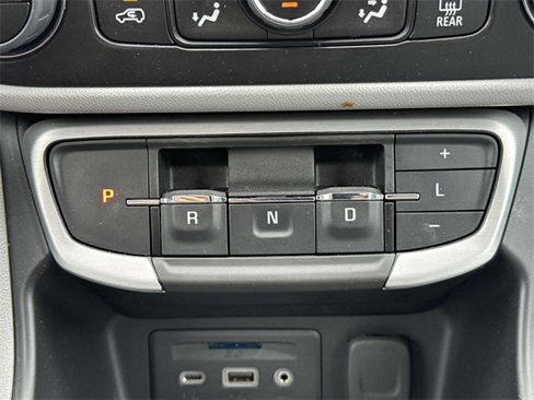 Used 2024 GMC Terrain SLT image 23