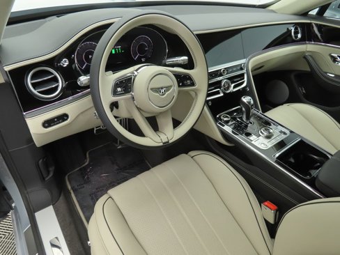 New 2025 Bentley Flying Spur V8 image 9