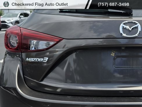 Used 2017 MAZDA MAZDA3 Grand Touring image 7