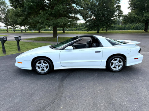 Used 1995 Pontiac Firebird Coupe image 10