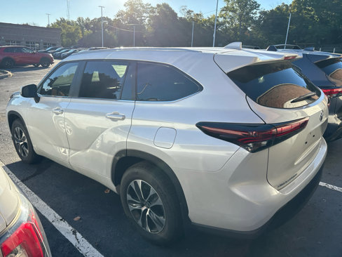 Used 2025 Toyota Highlander XLE image 4