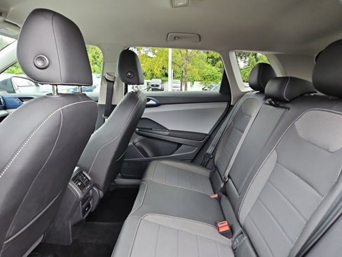 Used 2024 Volkswagen Taos SE image 27