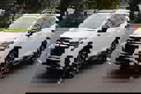 New 2025 Subaru Ascent Limited image 2
