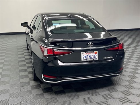 Certified 2024 Lexus ES 300h w/ Premium Package image 7