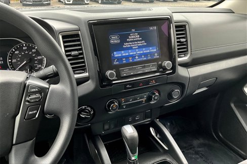 Used 2023 Nissan Frontier SV image 10
