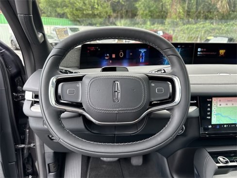 New 2025 Lincoln Navigator Reserve image 40