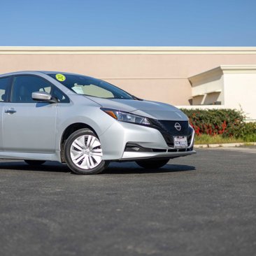 Used 2023 Nissan Leaf S image 10