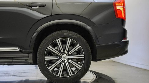 Certified 2025 Volvo XC90 B6 Plus image 11