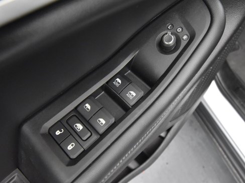 Used 2024 Jeep Grand Cherokee L Limited w/ Luxury Tech Group II image 21
