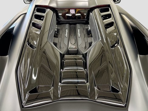 Used 2024 Lamborghini Revuelto image 19