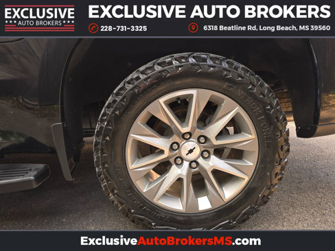Used 2022 Chevrolet Silverado 1500 High Country w/ Technology Package image 17