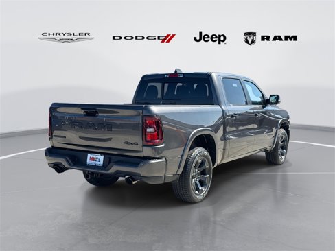 New 2026 RAM 1500 4x4 Crew Cab image 3