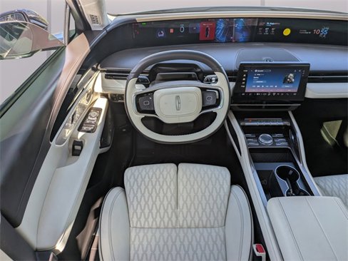 Used 2025 Lincoln Nautilus Black Label image 18