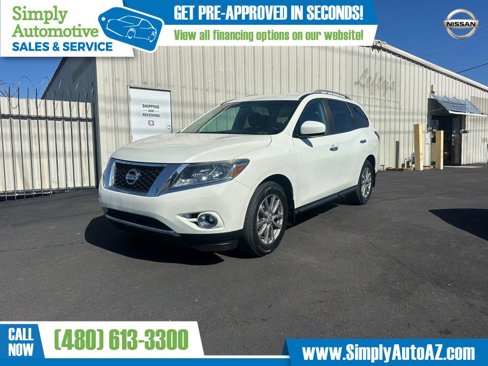 Used 2016 Nissan Pathfinder SV image 1