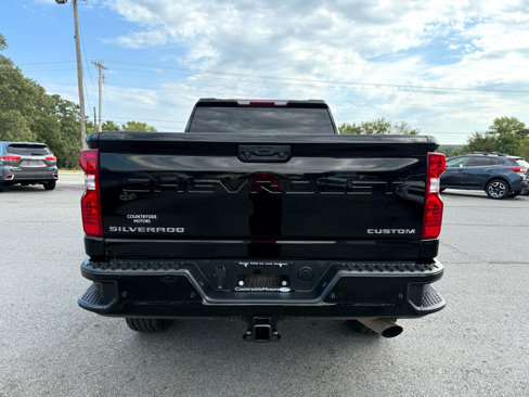 Used 2024 Chevrolet Silverado 2500 Custom w/ Custom Value Package image 5