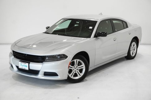 Used 2023 Dodge Charger SXT image 2