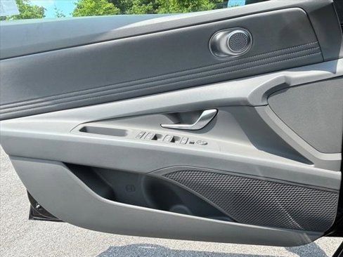 Certified 2024 Hyundai Elantra SEL w/ Convenience Package image 12