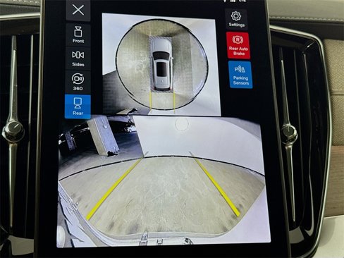 New 2026 Volvo XC90 B6 Plus w/ Protection Package Premier image 14
