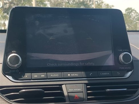 Used 2023 Nissan Altima 2.5 SV image 9