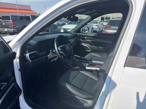 Used 2024 Kia Telluride EX X-Line image 11