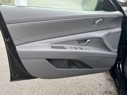 Certified 2025 Hyundai Elantra SEL image 10