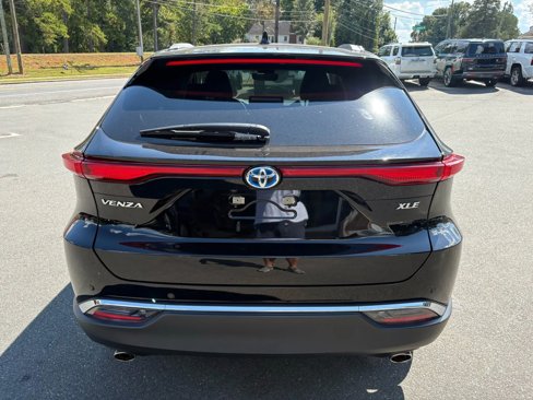 Used 2023 Toyota Venza XLE image 4