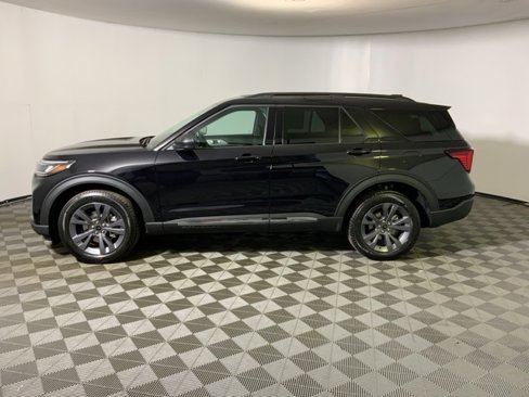 New 2025 Ford Explorer Active w/ Active Comfort Package image 13