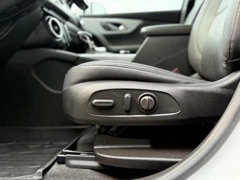 Used 2022 Chevrolet Blazer LT image 13
