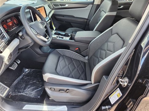 New 2025 Volkswagen Atlas Peak Edition SE image 12