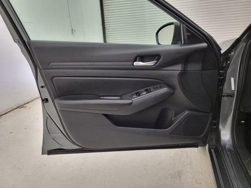 Used 2024 Nissan Altima 2.5 SV image 22