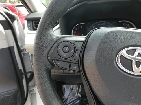 Used 2023 Toyota RAV4 XLE image 19