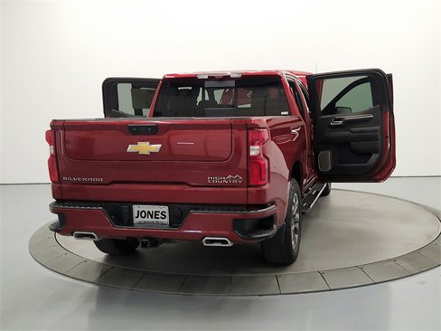 Used 2025 Chevrolet Silverado 1500 High Country w/ Technology Package image 15