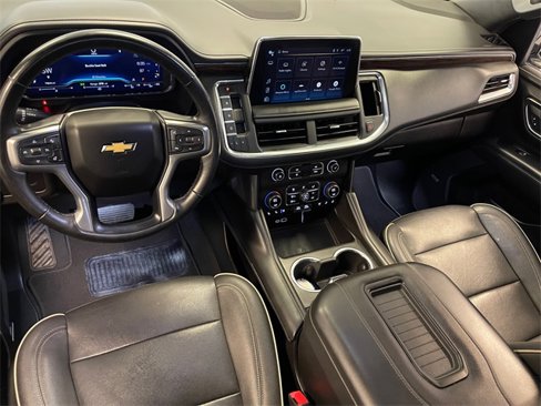 Used 2023 Chevrolet Suburban Premier image 7