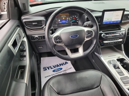 Used 2023 Ford Explorer Limited w/ Equipment Group 301A image 7