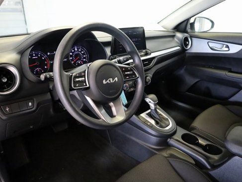 Used 2024 Kia Forte LXS image 4