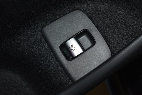 New 2026 Mercedes-Benz E 350 4MATIC Sedan image 6
