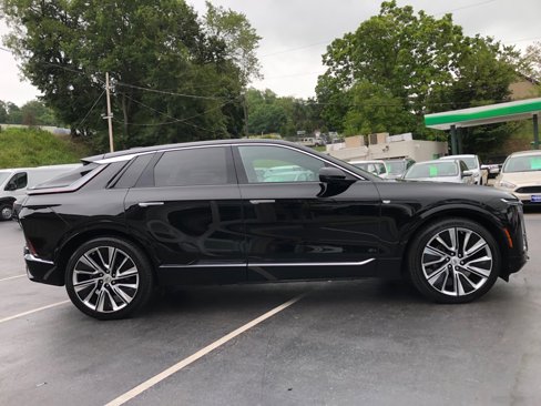 Used 2024 Cadillac Lyriq Luxury w/ LPO, Floor Liner Package image 6