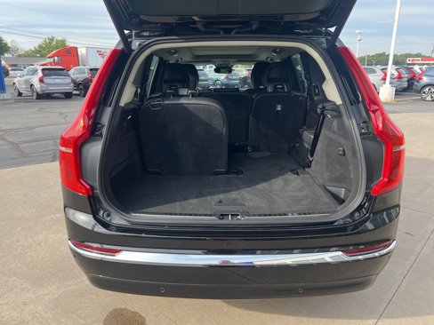 Certified 2025 Volvo XC90 B5 Core image 31