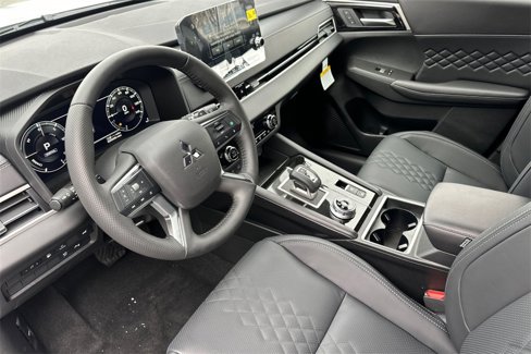 New 2025 Mitsubishi Outlander SEL image 8