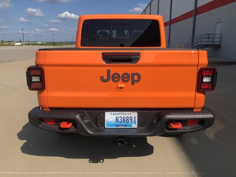 Used 2025 Jeep Gladiator Mojave w/ Convenience Group image 5