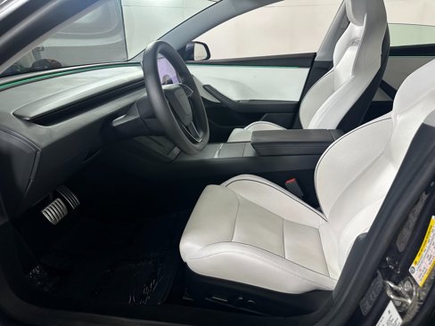 Used 2024 Tesla Model 3 Performance image 17