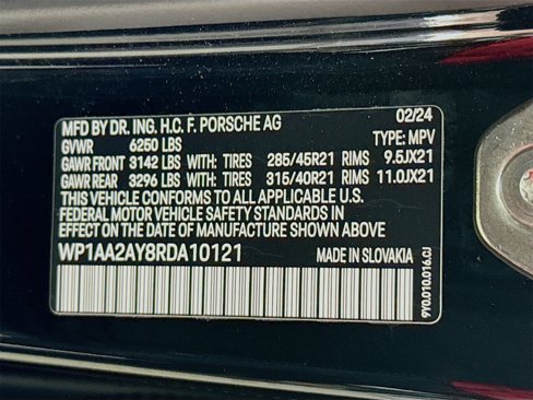 Used 2024 Porsche Cayenne image 25
