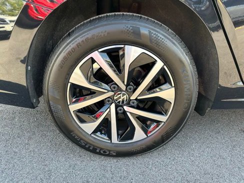 Certified 2024 Volkswagen Jetta S image 31