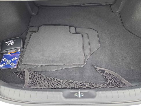 Certified 2025 Hyundai Elantra SE image 33