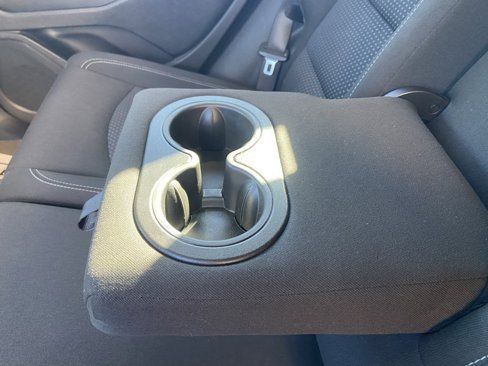 Used 2024 GMC Terrain SLE image 25