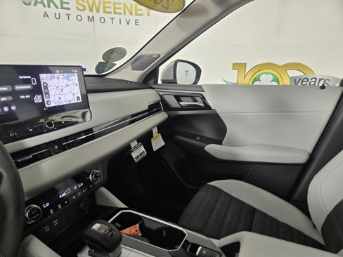 New 2025 Mitsubishi Outlander SE image 25